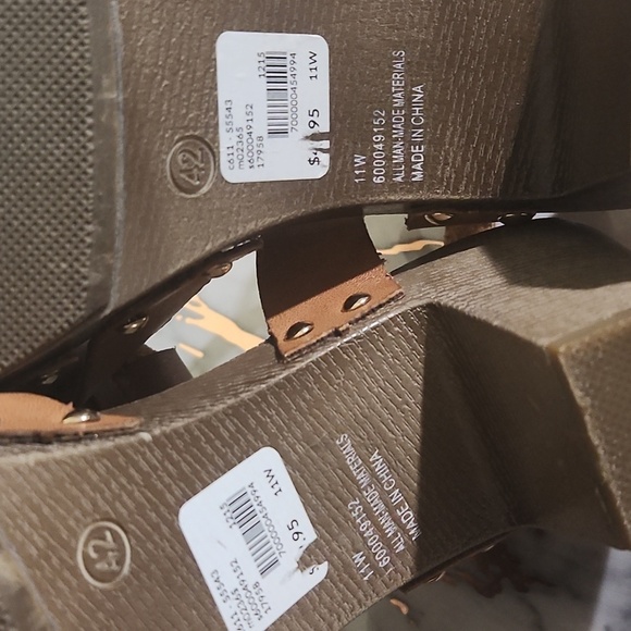 NWT 11 Lane Bryant Sandals - Picture 3 of 3